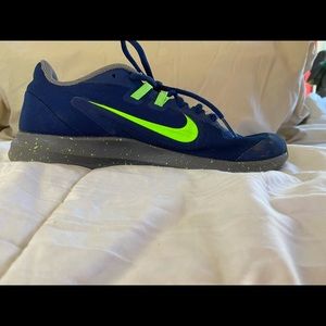 Nike down shifter shoes